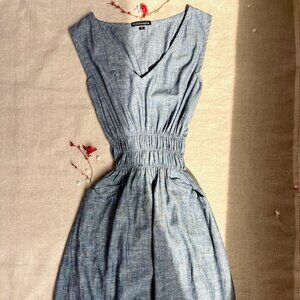 Modaspia Fiji Sleeveless  V-neck Dress